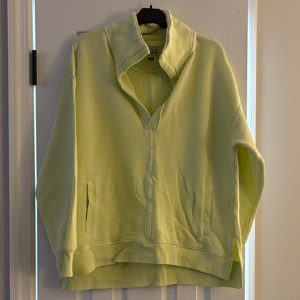 American Eagle Outfitters Light Yellow Sweatshirt